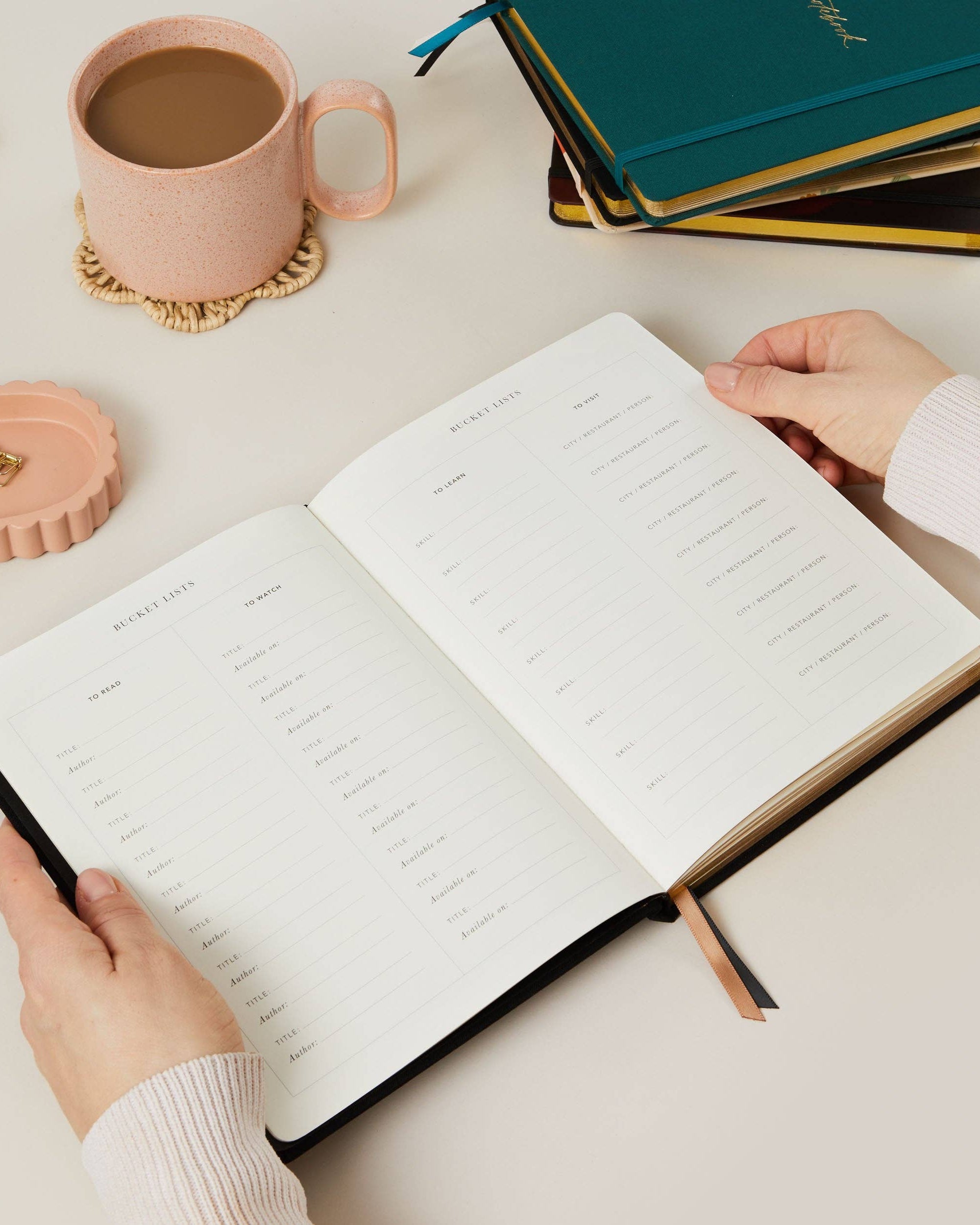 Undated Weekly Planner - Curve