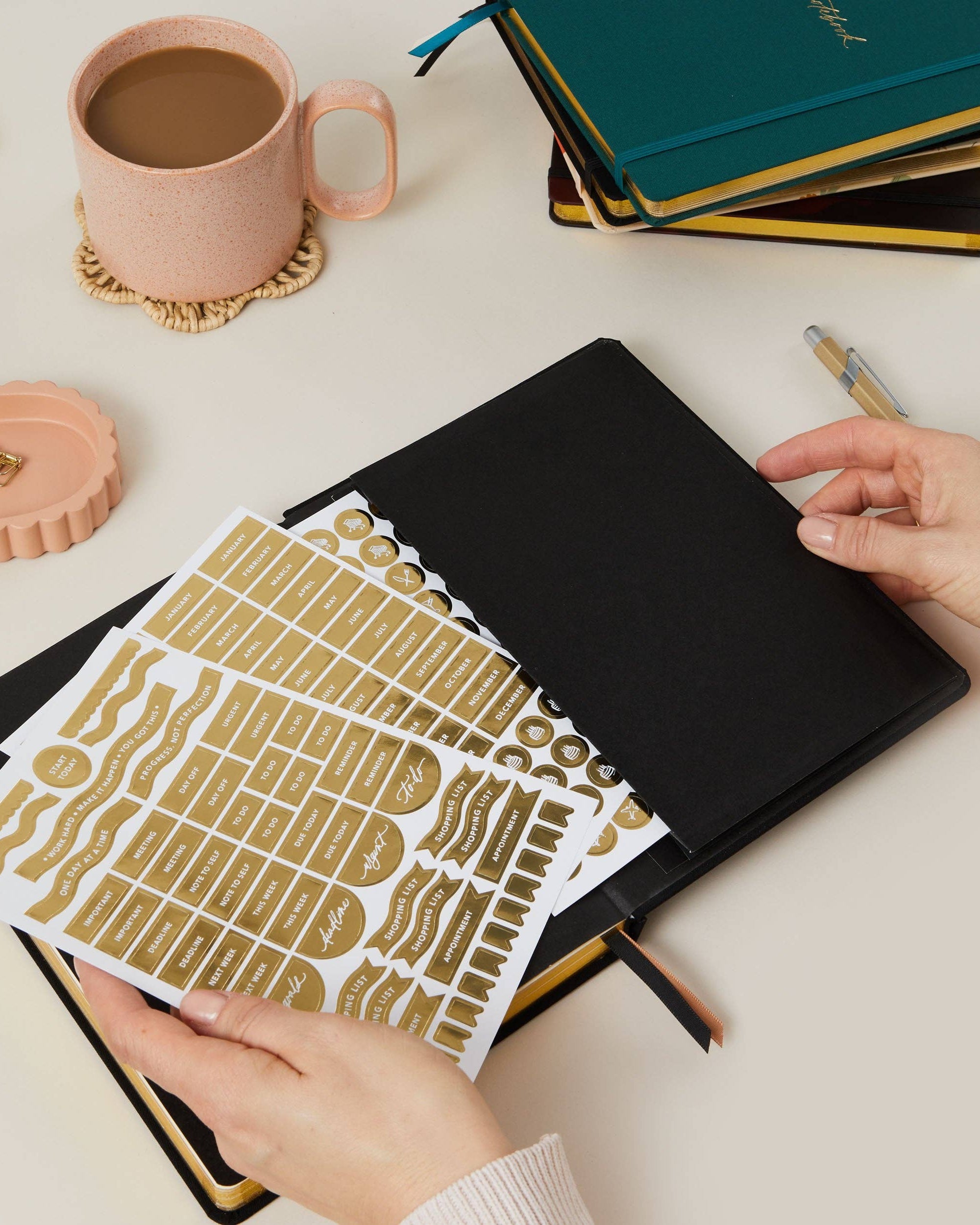 Undated Weekly Planner - Curve