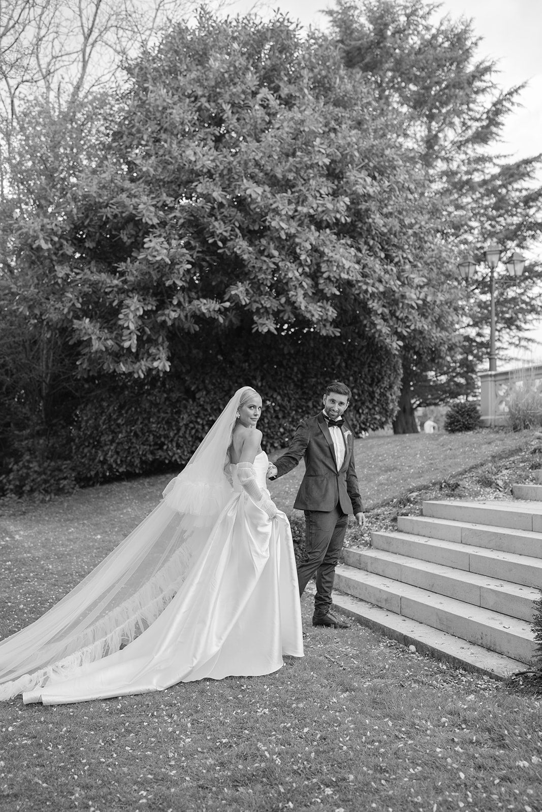RUFFLE VEIL
