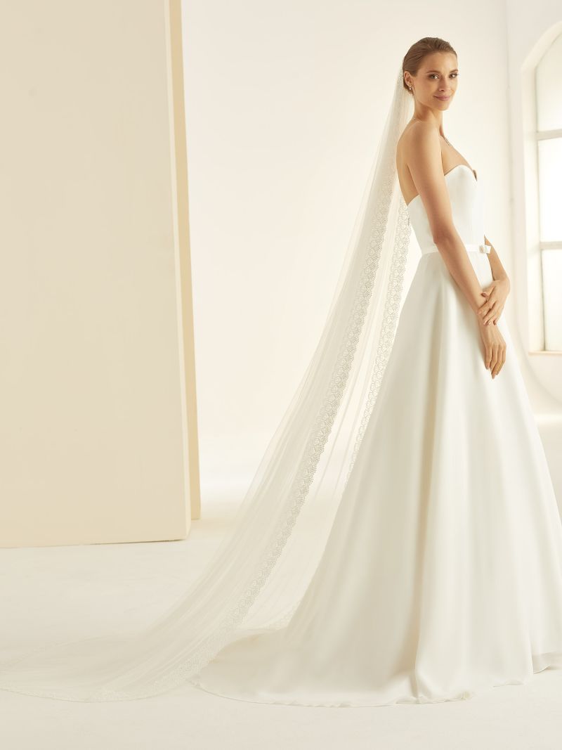 VEIL WITH BOHEMIAN LACE TRIM | 250CM