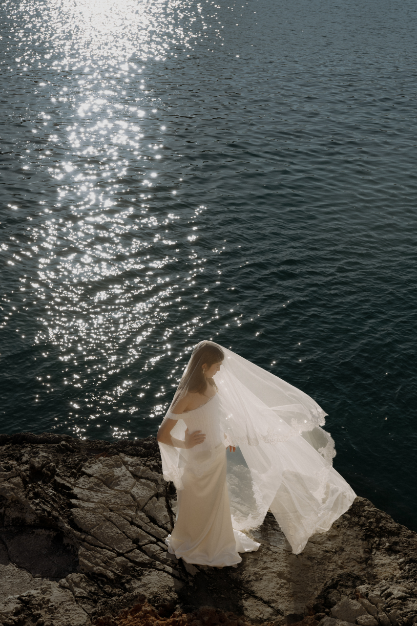 Duke wedding dress side view