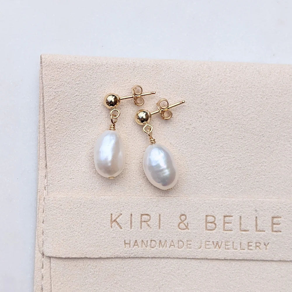 KIRI & BELLE | ELODIE STUD DROP PEARL EARRINGS