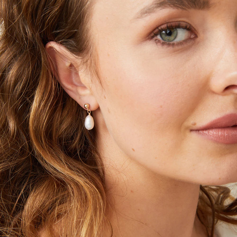 KIRI & BELLE | ELODIE STUD DROP PEARL EARRINGS