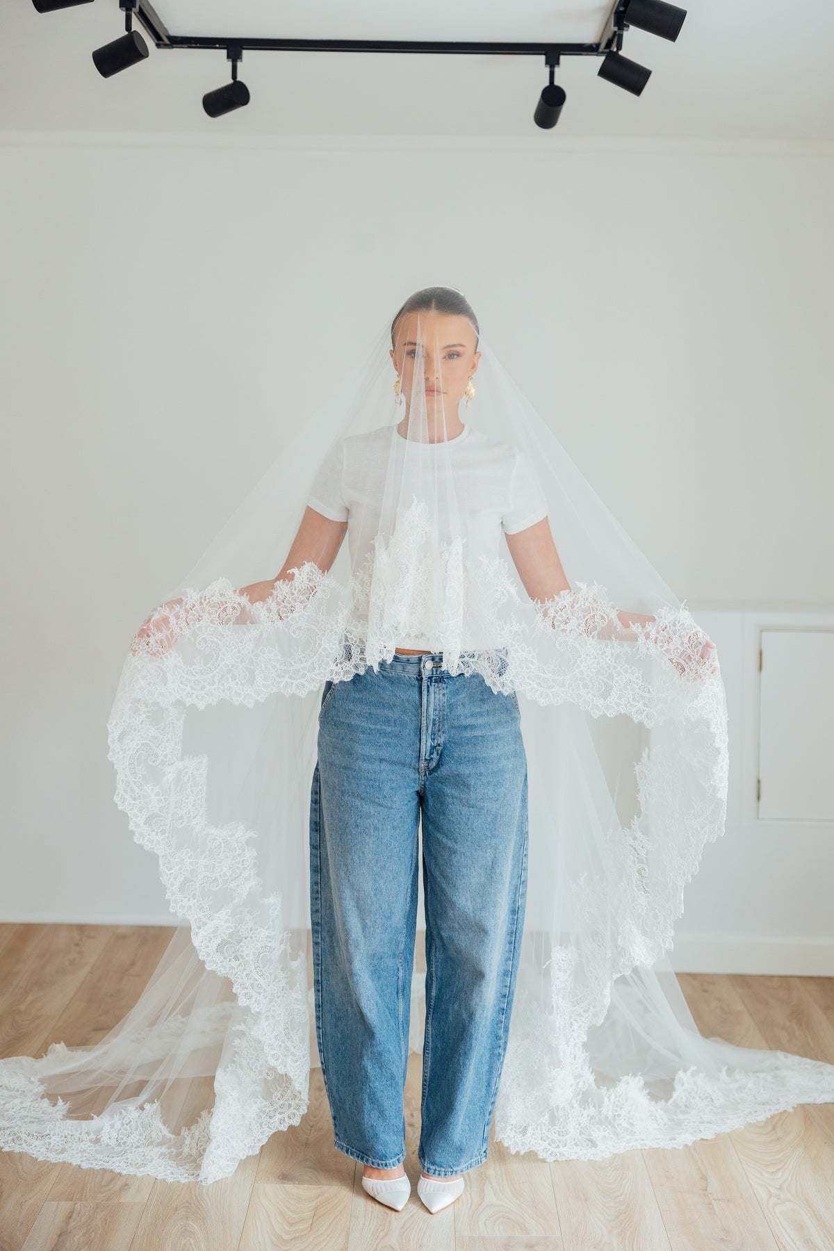 LIV VEIL