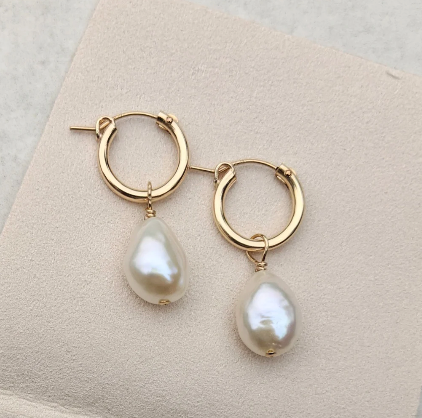 KIRI & BELLE | SIA BAROQUE PEARL HOOP EARRINGS 14k Gold Filled