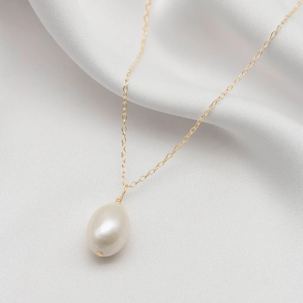 KIRI & BELLE | FLORENCE BAROQUE PEARL PENDANT NECKLACE