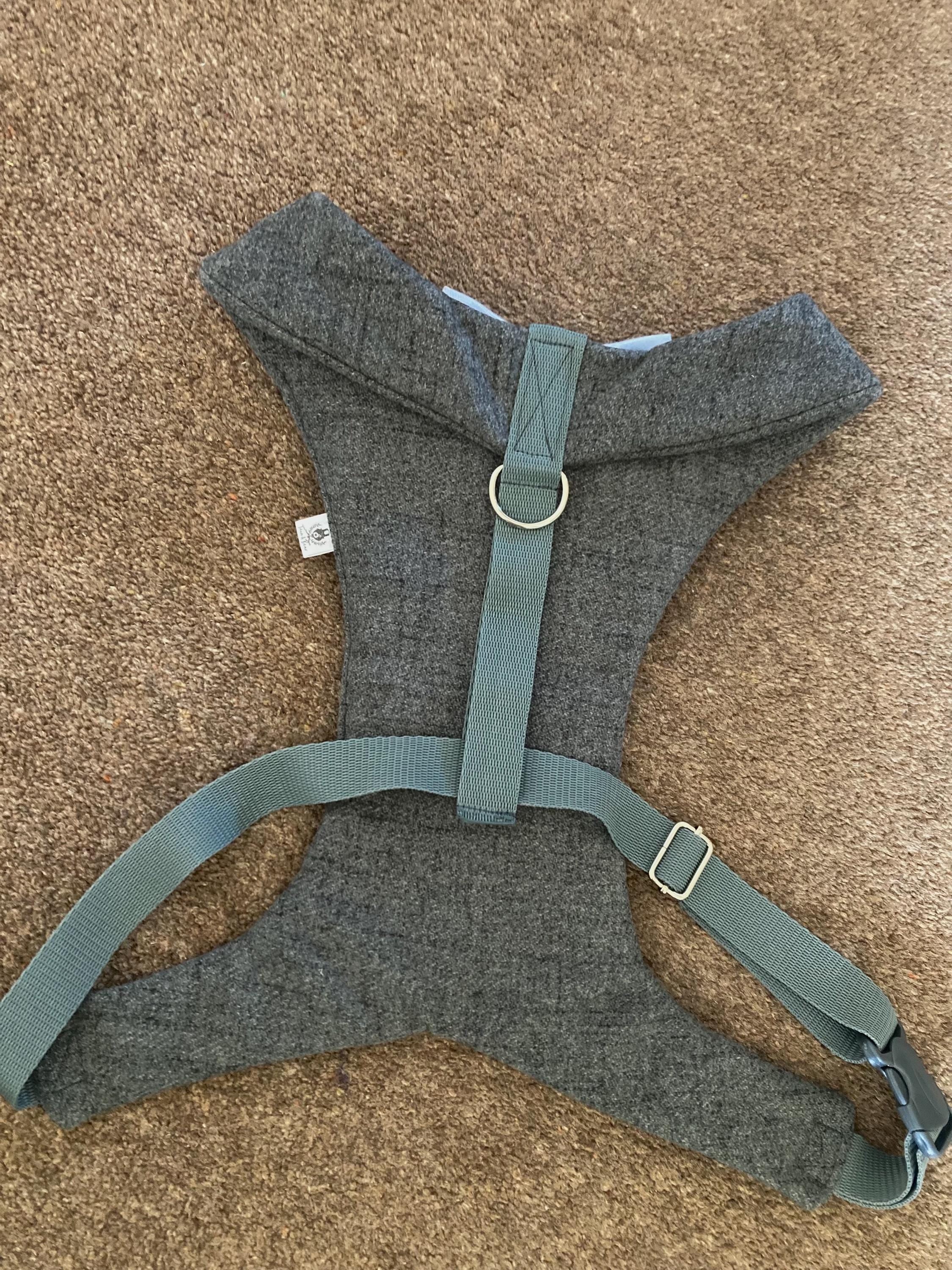 GREY TWEED DOG TUXEDO